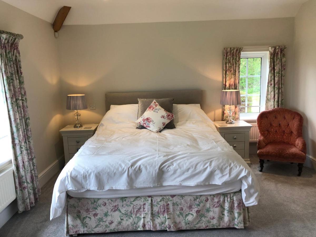 Whiteways Farmhouse Buckland Newton Buitenkant foto