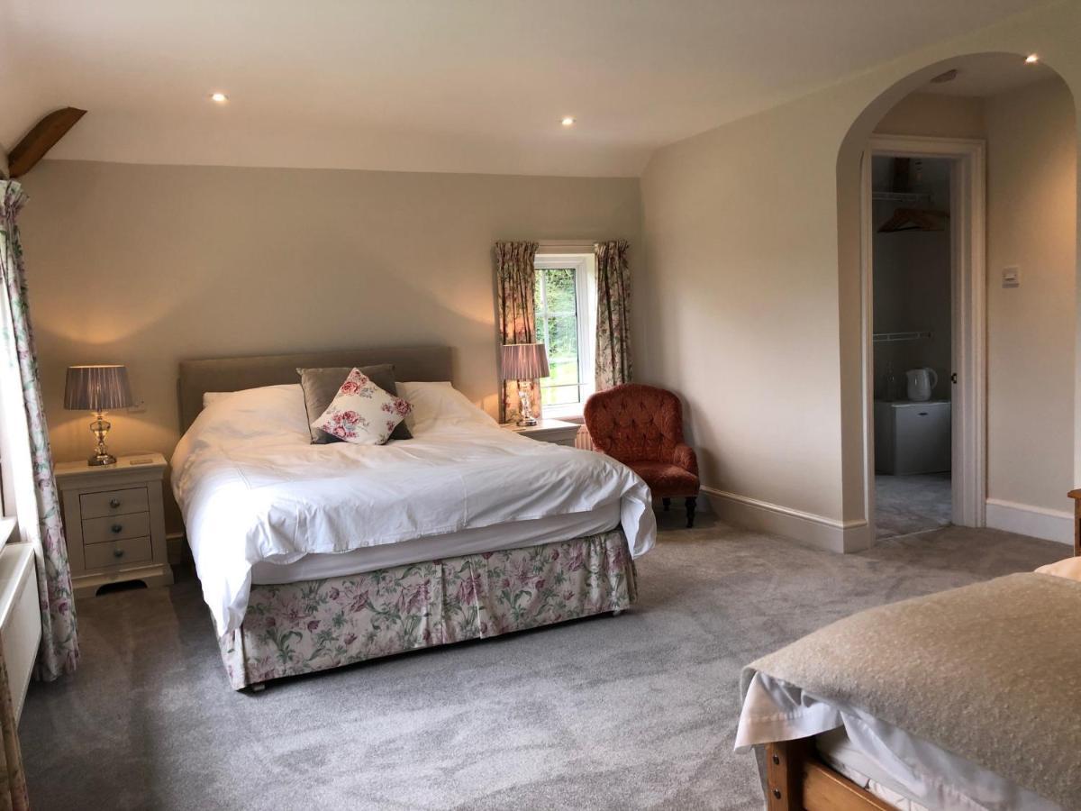Whiteways Farmhouse Buckland Newton Buitenkant foto